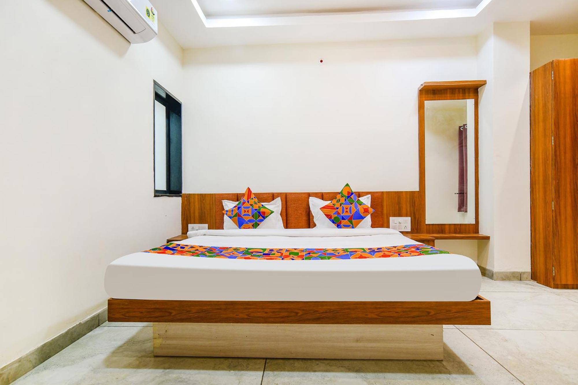 Fabhotel Shree Nakoda Paradise Uddzsaín Kültér fotó