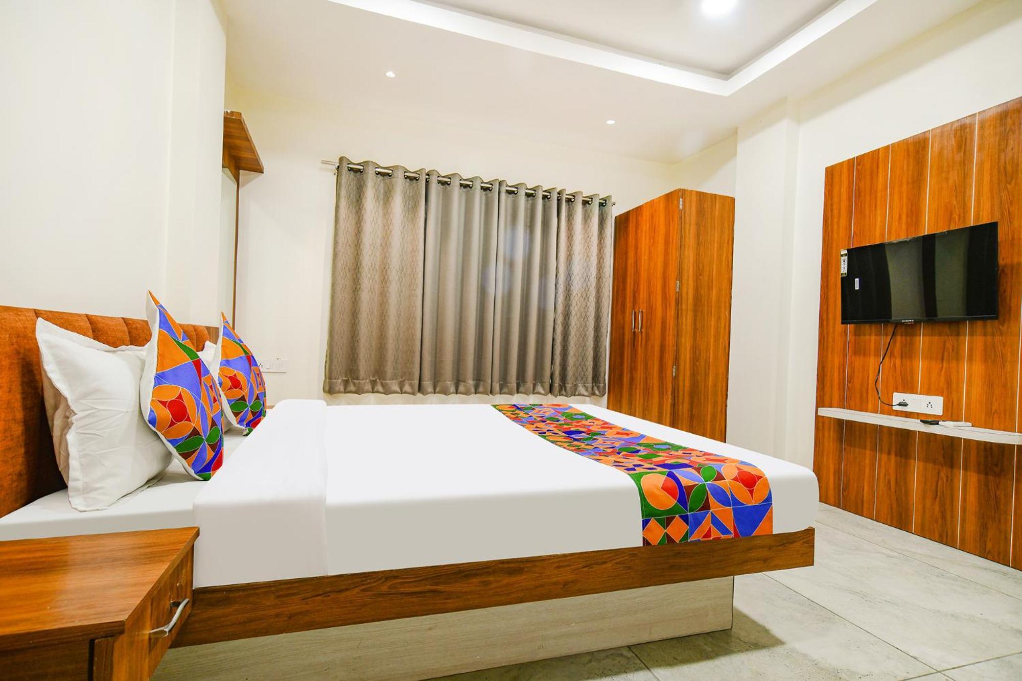 Fabhotel Shree Nakoda Paradise Uddzsaín Kültér fotó