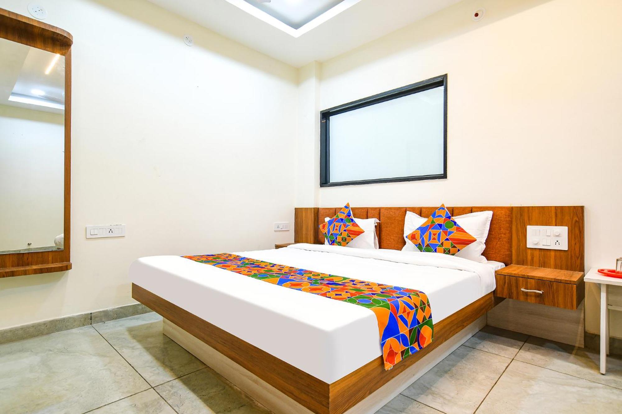 Fabhotel Shree Nakoda Paradise Uddzsaín Kültér fotó