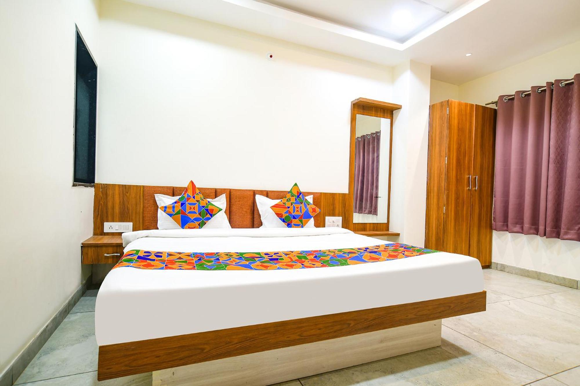 Fabhotel Shree Nakoda Paradise Uddzsaín Kültér fotó