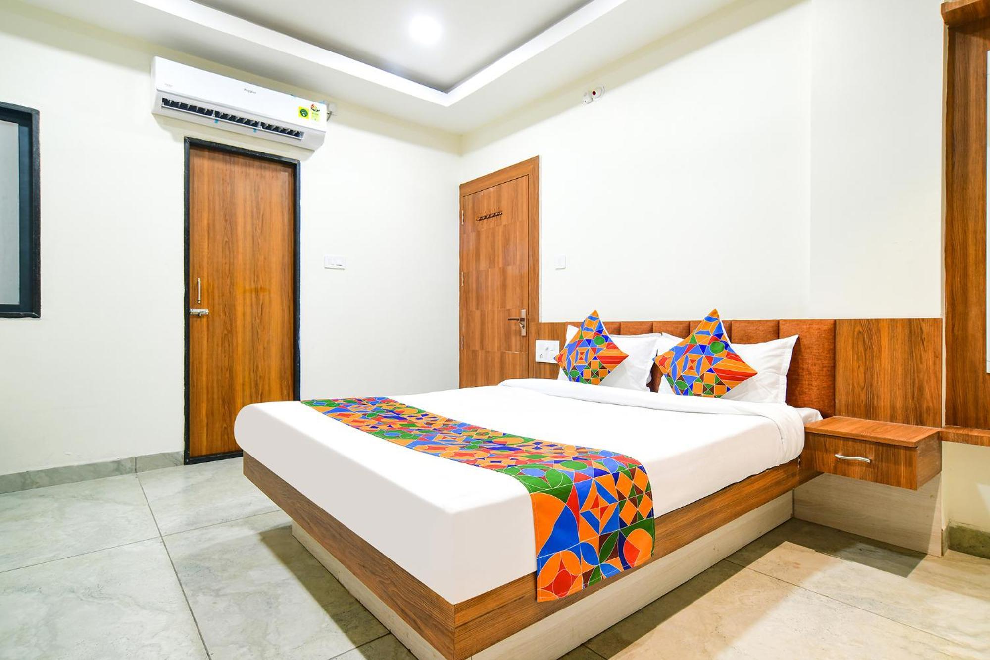 Fabhotel Shree Nakoda Paradise Uddzsaín Kültér fotó