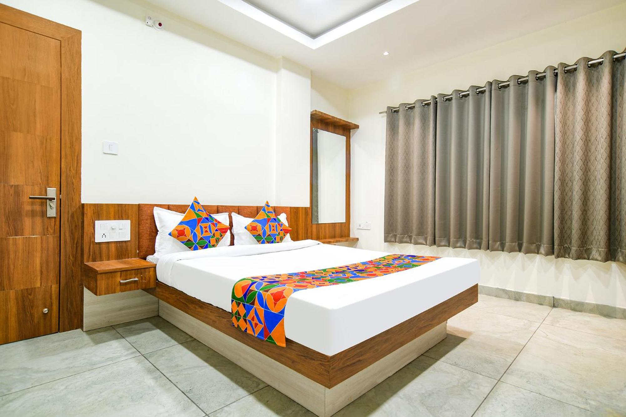 Fabhotel Shree Nakoda Paradise Uddzsaín Kültér fotó